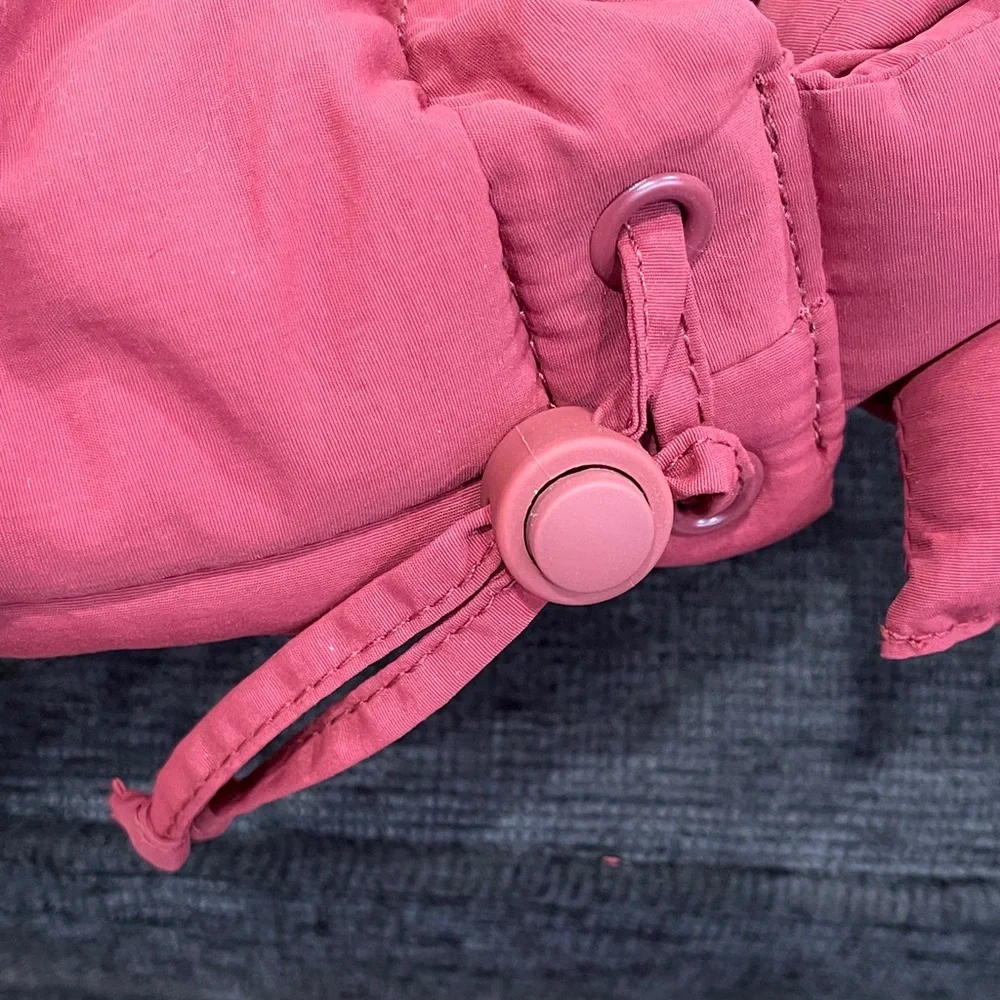 NWOT..Olend Women's Versitile Bag. Wear As A Backpack, Handbag or Shoulder Bag. - Picture 5 of 7